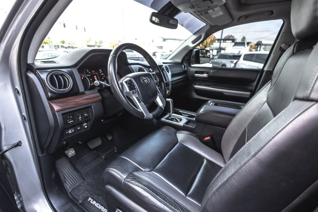 Used 2018 Toyota Tundra Limited w/ Limited Premium Package AWD/4WD image 18