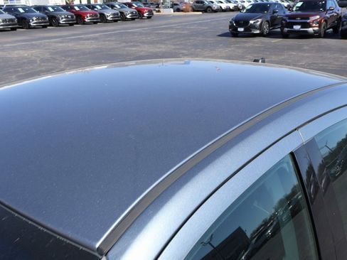 Used 2010 Chrysler Sebring Touring image 14