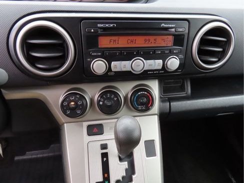Used 2009 Scion xB image 21