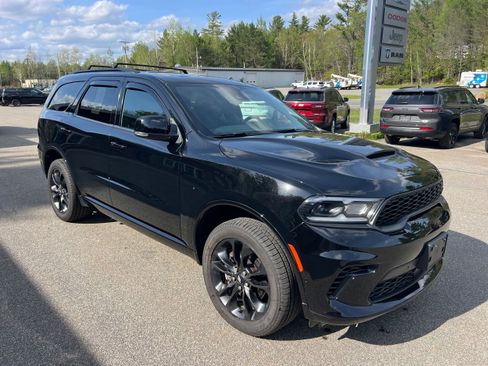 Used 2025 Dodge Durango GT AWD/4WD image 3