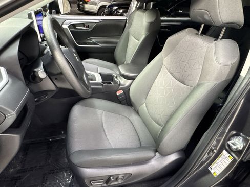 Used 2024 Toyota RAV4 XLE AWD/4WD image 25