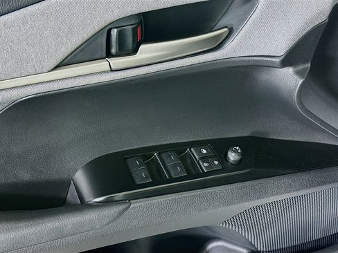 Used 2025 Toyota Camry LE image 14