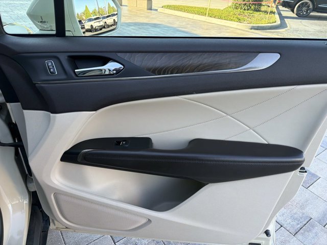 Used 2018 Lincoln MKC Reserve FWD image 17