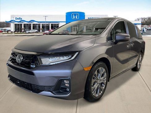 New 2026 Honda Odyssey Touring image 7