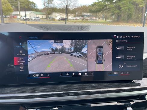 Used 2026 BMW X6 M60i w/ Executive Package image 11