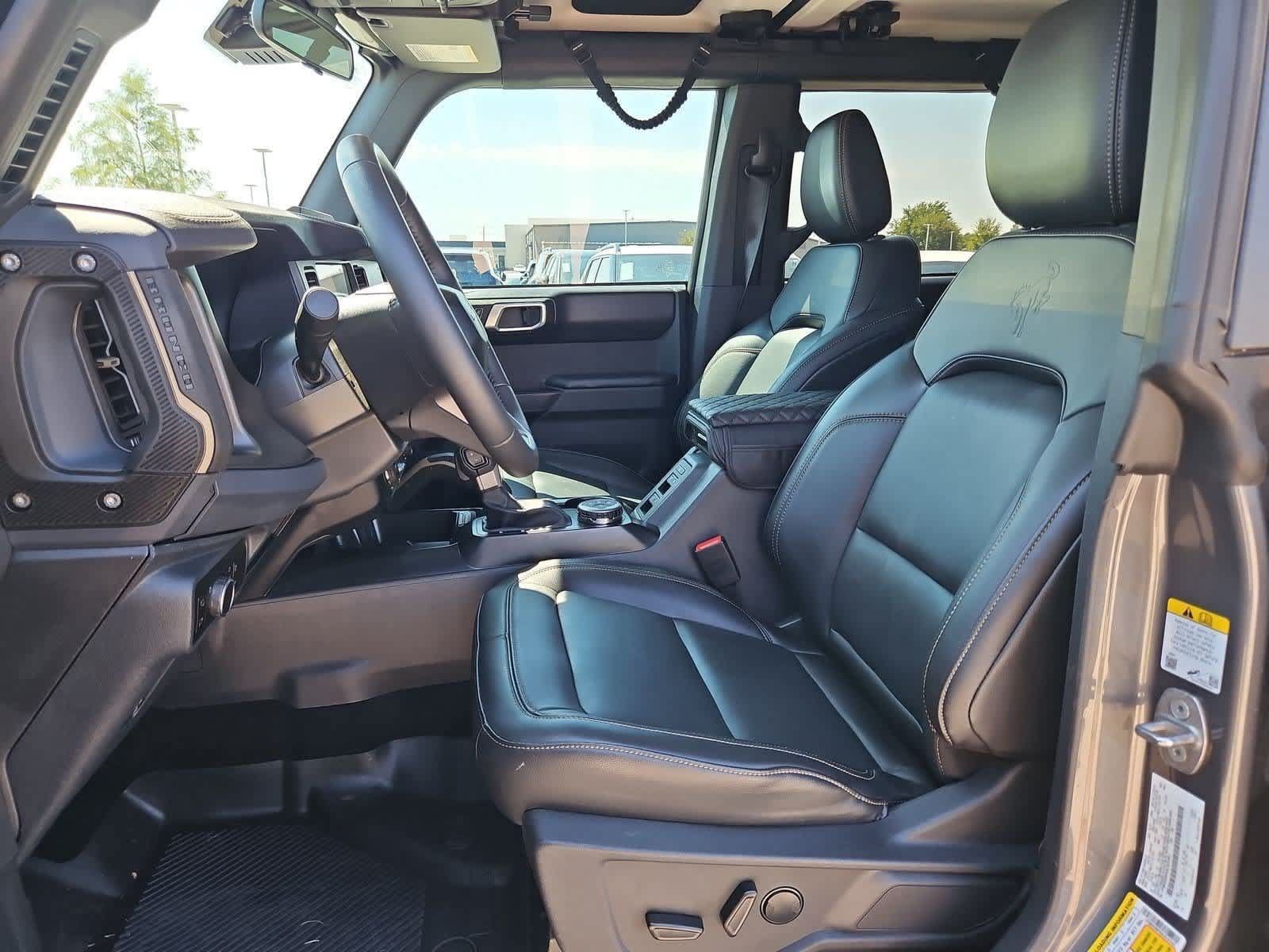 Used 2025 Ford Bronco Badlands AWD/4WD image 16