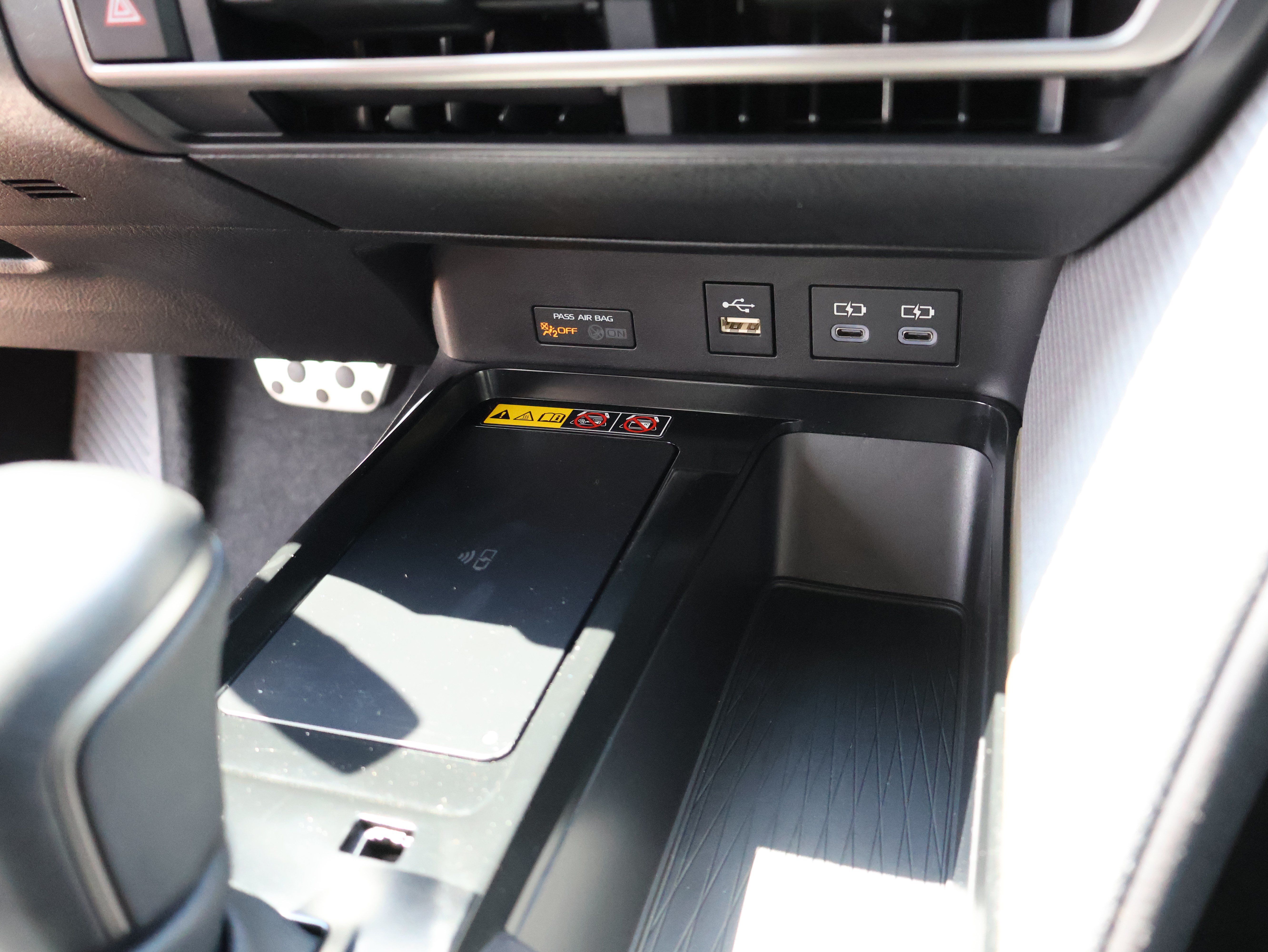 Used 2025 Toyota Camry SE FWD image 20