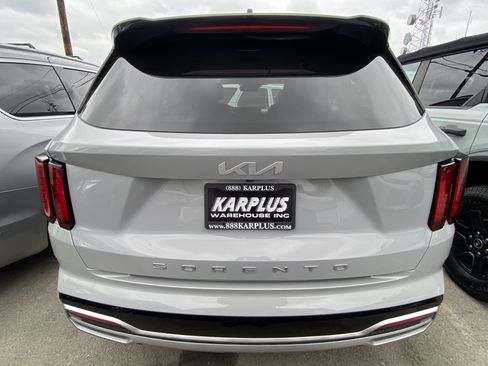 Used 2022 Kia Sorento EX FWD image 8