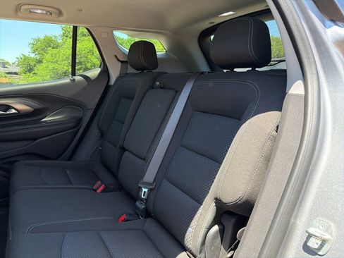 Used 2023 GMC Terrain SLE w/ Driver Convenience Package FWD image 18