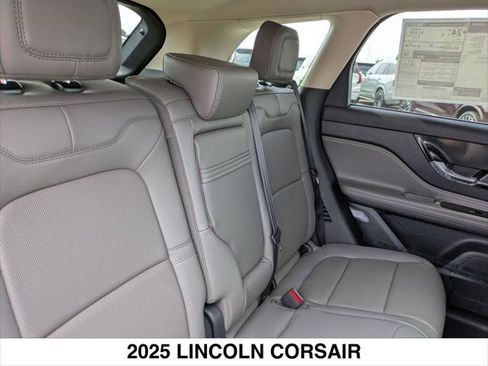 New 2025 Lincoln Corsair Reserve image 13
