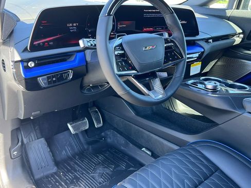 New 2026 Cadillac Optiq V AWD/4WD image 17