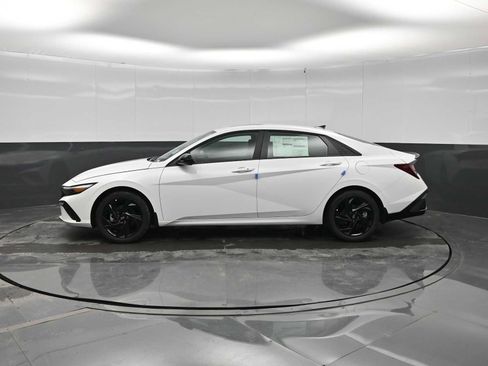 New 2026 Hyundai Elantra SEL Sport FWD image 5