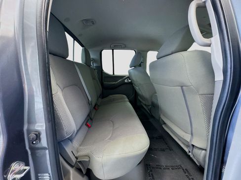 Used 2020 Nissan Frontier SV w/ Midnight Edition Floor Mats RWD image 17