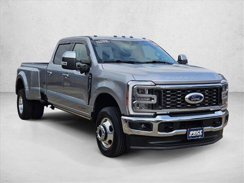 Used 2023 Ford F350 Lariat w/ Lariat Ultimate Package AWD/4WD image 3
