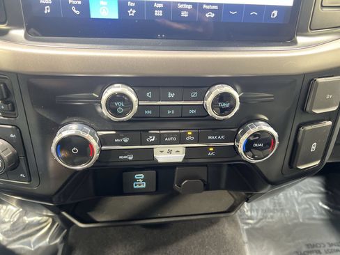 Used 2024 Ford F150 XLT w/ Tow/Haul Package AWD/4WD image 19
