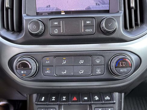 Used 2022 Chevrolet Colorado ZR2 w/ Colorado ZR2 Bison Edition AWD/4WD image 24