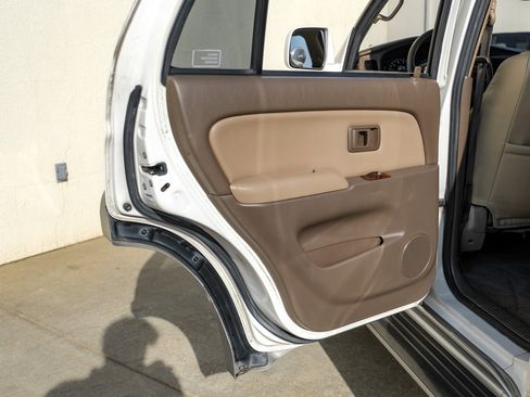 Used 1998 Toyota 4Runner Limited image 38