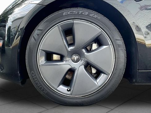 Used 2022 Tesla Model 3 Standard Range RWD image 9
