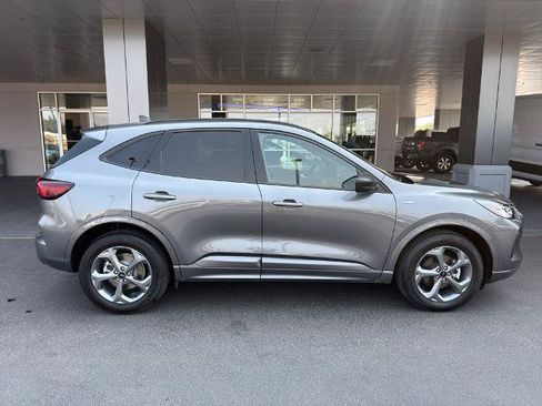 Certified 2023 Ford Escape ST-Line AWD/4WD image 7