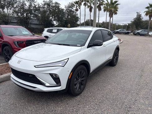 Used 2024 Buick Envista Sport Touring w/ Convenience I Package image 2