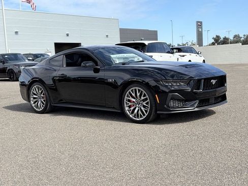 Used 2025 Ford Mustang GT Premium image 4