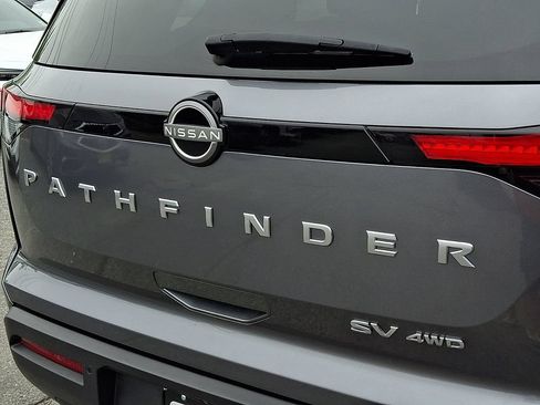 Used 2024 Nissan Pathfinder SV AWD/4WD image 31