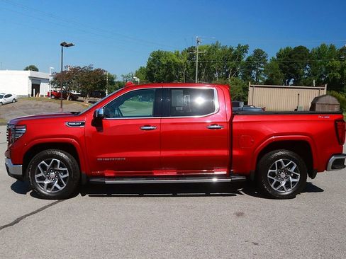 Used 2023 GMC Sierra 1500 SLT w/ SLT Premium Plus Package AWD/4WD image 4
