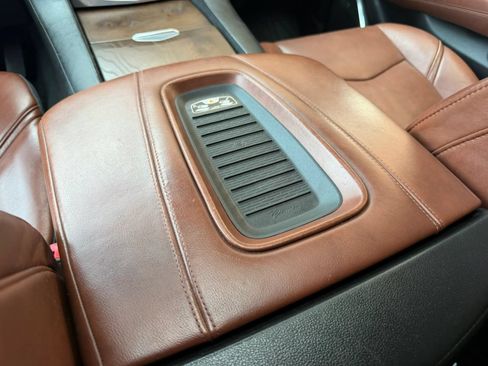 Used 2018 Cadillac Escalade ESV Luxury w/ LPO, Radiant Package AWD/4WD image 26