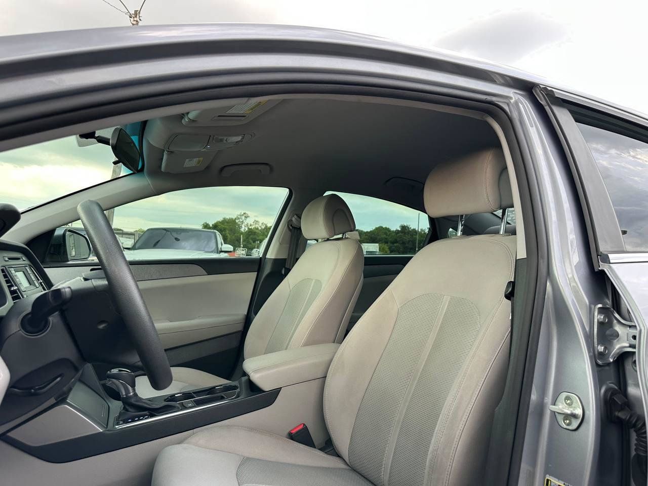 Used 2015 Hyundai Sonata SE FWD image 17