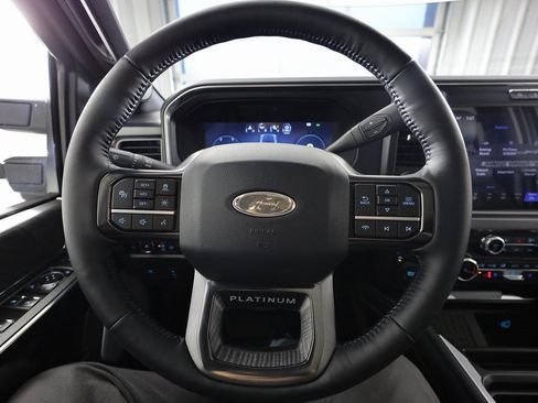 Used 2025 Ford F450 Platinum w/ FX4 Off-Road Package image 21