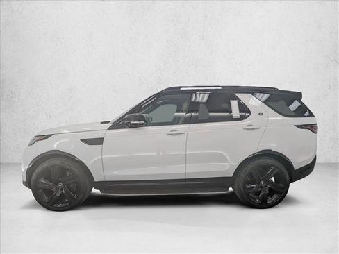 New 2025 Land Rover Discovery Dynamic SE image 2