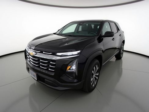 Used 2025 Chevrolet Equinox LT image 3