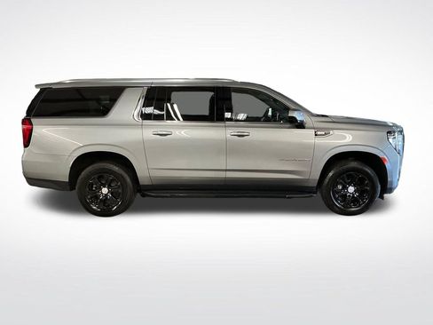 Used 2023 GMC Yukon XL SLE AWD/4WD image 7