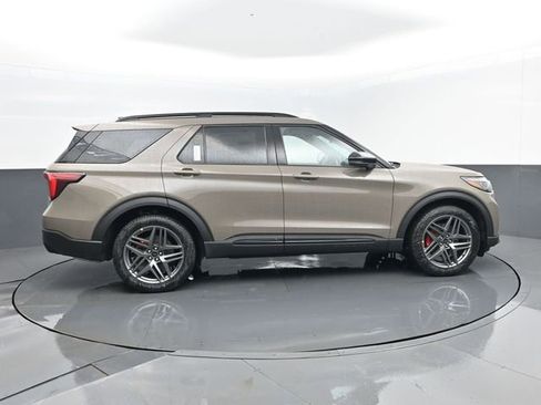 New 2026 Ford Explorer ST w/ Sun And Sound Package image 4
