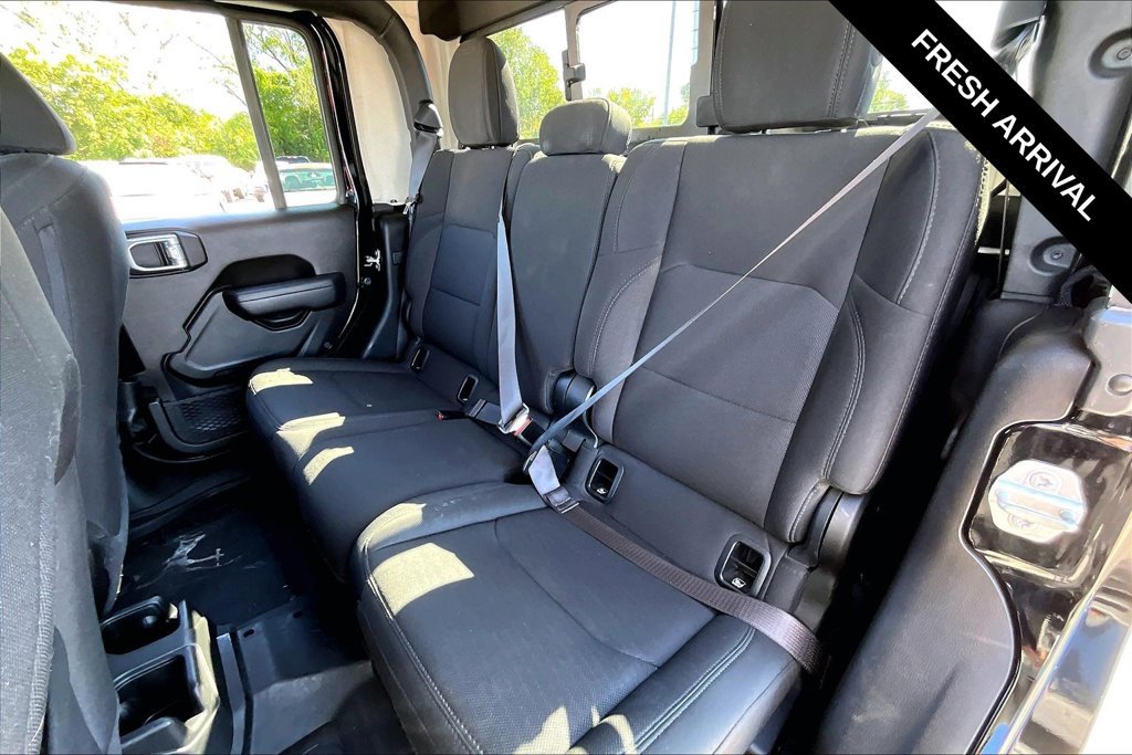 Used 2022 Jeep Gladiator Sport AWD/4WD image 7