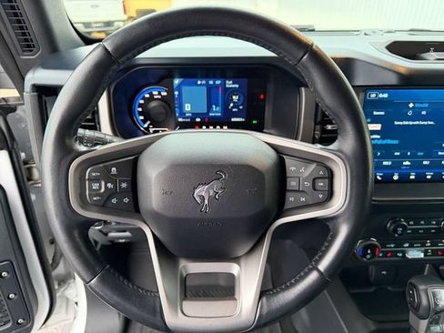 Used 2022 Ford Bronco Outer Banks w/ Sasquatch Package AWD/4WD image 22