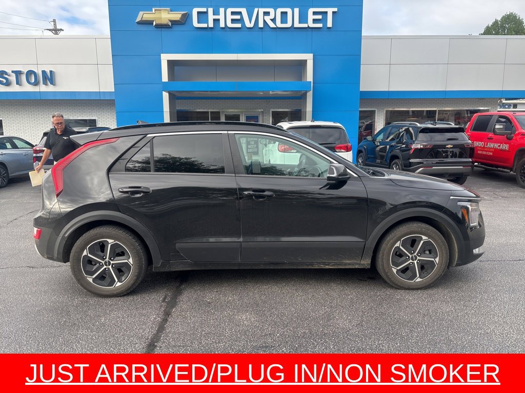 Used 2023 Kia Niro EX w/ EX Cold Weather Package FWD image 1