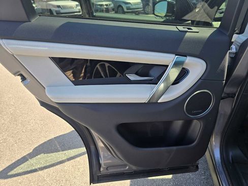 New 2023 Land Rover Discovery Sport SE R-Dynamic image 20