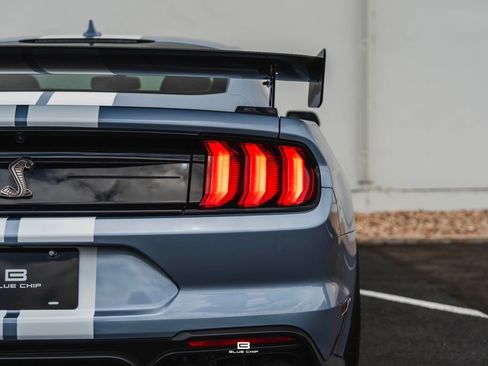 Used 2022 Ford Mustang Shelby GT500 w/ Carbon Fiber Track Pack RWD image 21