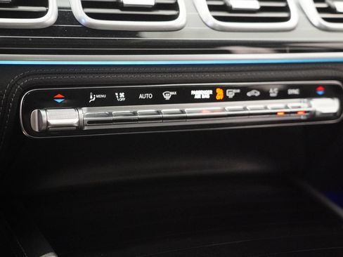 Used 2024 Mercedes-Benz GLS 580 4MATIC image 26