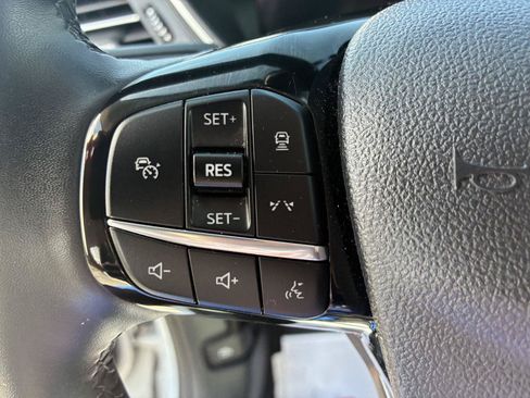 Used 2025 Ford Escape Platinum AWD/4WD image 25