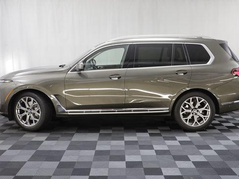 Certified 2024 BMW X7 xDrive40i w/ Premium Package AWD/4WD image 4
