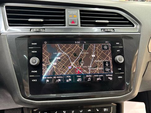 Used 2018 Volkswagen Tiguan SEL image 25