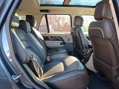 Used 2019 Land Rover Range Rover Autobiography image 15