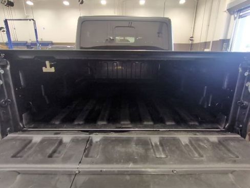 Used 2022 Jeep Gladiator Overland w/ Popular Equipment Package AWD/4WD image 18