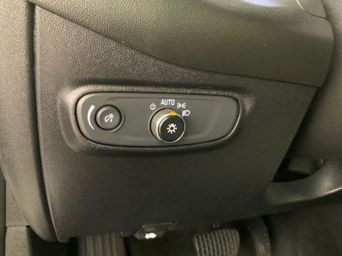 Used 2019 Chevrolet Equinox LS AWD/4WD image 25