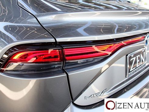 Used 2022 Toyota Mirai w/ Advanced Technology Package RWD image 42