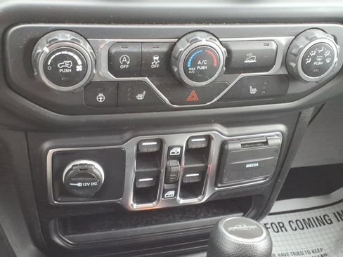 Used 2021 Jeep Gladiator Sport AWD/4WD image 23