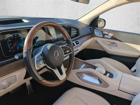 Used 2021 Mercedes-Benz GLS 580 4MATIC image 9