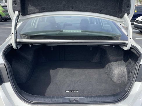 Used 2023 Nissan Altima 2.5 SV image 10